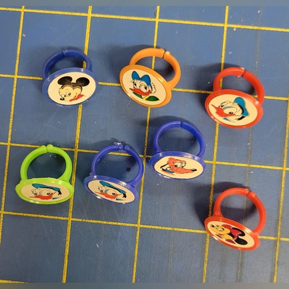 Vintage Disney Character Kids Toy Rings Set of 7 Collectibles - Picture 5 of 5